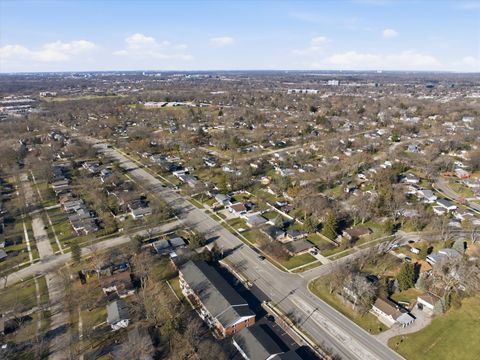 Tiny photo for 572 Maple Avenue, Lisle, IL 60532 (MLS # 12524362)