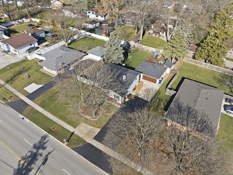 Tiny photo for 572 Maple Avenue, Lisle, IL 60532 (MLS # 12524362)