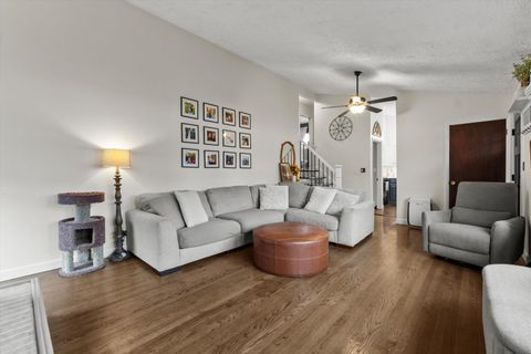 Tiny photo for 572 Maple Avenue, Lisle, IL 60532 (MLS # 12524362)