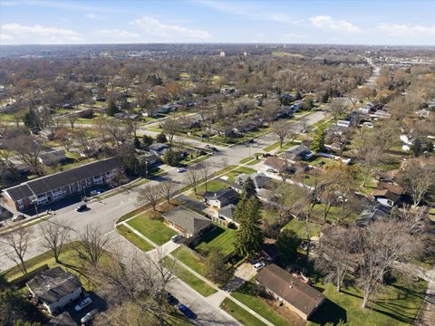 Tiny photo for 572 Maple Avenue, Lisle, IL 60532 (MLS # 12524362)