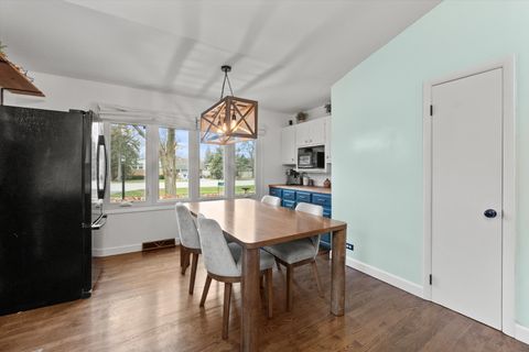 Tiny photo for 572 Maple Avenue, Lisle, IL 60532 (MLS # 12524362)