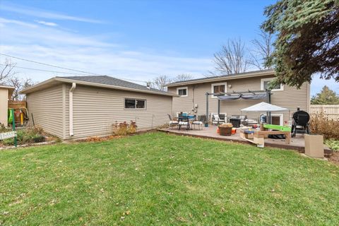 Tiny photo for 572 Maple Avenue, Lisle, IL 60532 (MLS # 12524362)