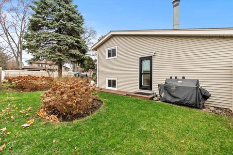 Tiny photo for 572 Maple Avenue, Lisle, IL 60532 (MLS # 12524362)