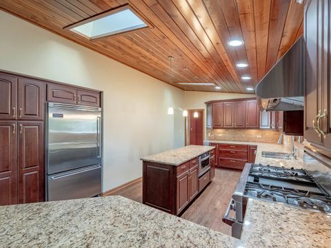 Tiny photo for 21 E Stonegate Drive, Prospect Heights, IL 60070 (MLS # 12492096)