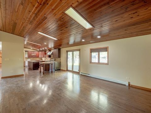 Tiny photo for 21 E Stonegate Drive, Prospect Heights, IL 60070 (MLS # 12492096)