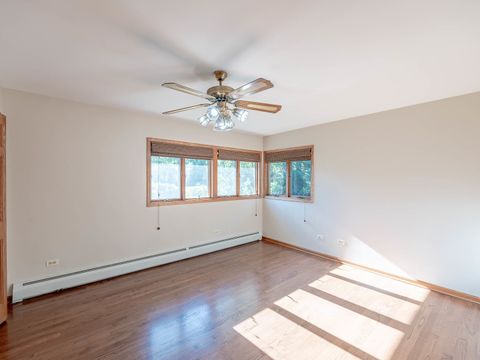 Tiny photo for 21 E Stonegate Drive, Prospect Heights, IL 60070 (MLS # 12492096)