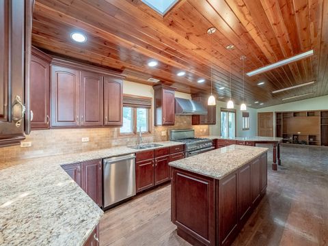 Tiny photo for 21 E Stonegate Drive, Prospect Heights, IL 60070 (MLS # 12492096)