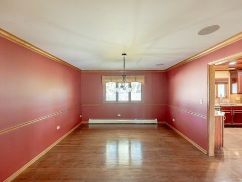 Tiny photo for 21 E Stonegate Drive, Prospect Heights, IL 60070 (MLS # 12492096)