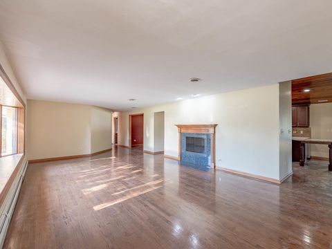 Tiny photo for 21 E Stonegate Drive, Prospect Heights, IL 60070 (MLS # 12492096)