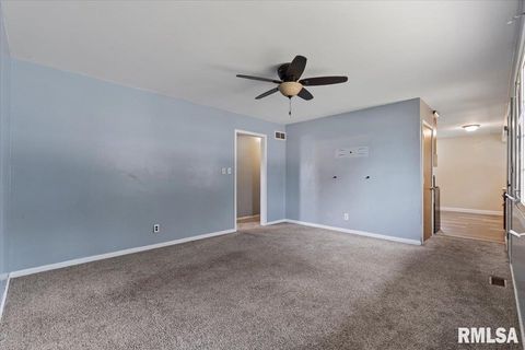 Tiny photo for 5017 44TH Avenue, Moline, IL 61265 (MLS # QC4268457)