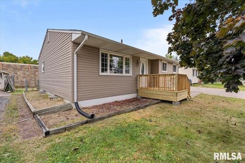 Tiny photo for 5017 44TH Avenue, Moline, IL 61265 (MLS # QC4268457)