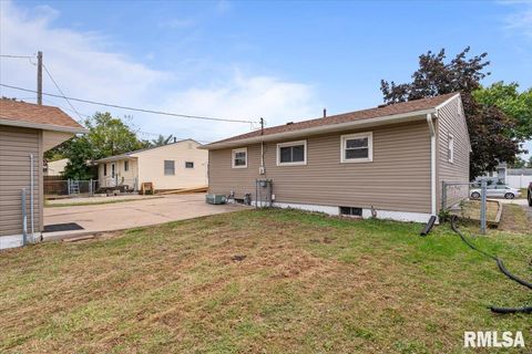 Tiny photo for 5017 44TH Avenue, Moline, IL 61265 (MLS # QC4268457)