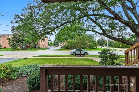 Tiny photo for 271 12th Street #B, Wheeling, IL 60090 (MLS # 12764565)