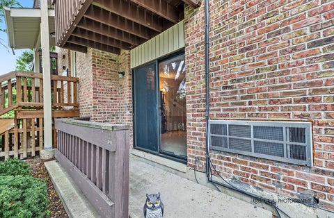 Tiny photo for 271 12th Street #B, Wheeling, IL 60090 (MLS # 12764565)