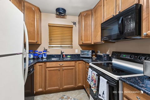 Tiny photo for 271 12th Street #B, Wheeling, IL 60090 (MLS # 12764565)