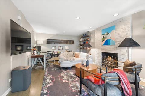 Tiny photo for 716 W JUNIOR Terrace #A, Chicago, IL 60613 (MLS # 12712539)