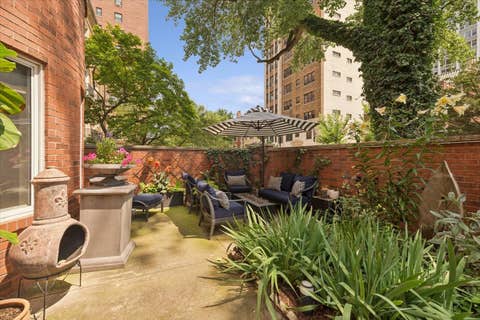 Tiny photo for 716 W JUNIOR Terrace #A, Chicago, IL 60613 (MLS # 12712539)