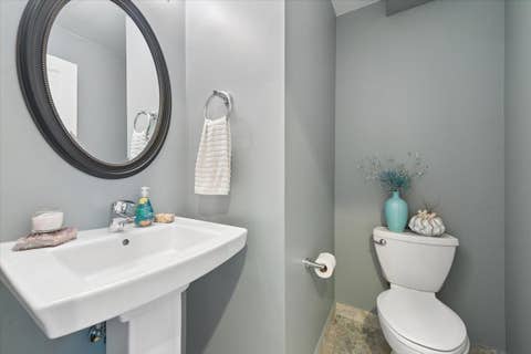 Tiny photo for 716 W JUNIOR Terrace #A, Chicago, IL 60613 (MLS # 12712539)