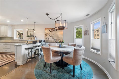 Tiny photo for 716 W JUNIOR Terrace #A, Chicago, IL 60613 (MLS # 12712539)