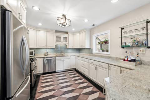 Tiny photo for 716 W JUNIOR Terrace #A, Chicago, IL 60613 (MLS # 12712539)