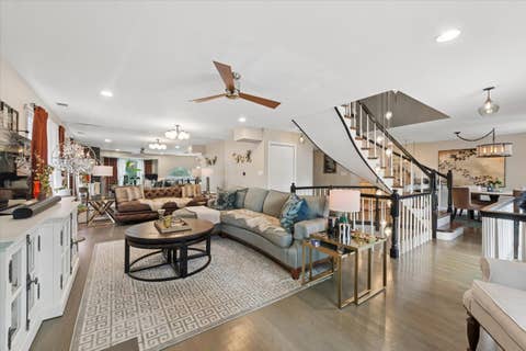 Tiny photo for 716 W JUNIOR Terrace #A, Chicago, IL 60613 (MLS # 12712539)