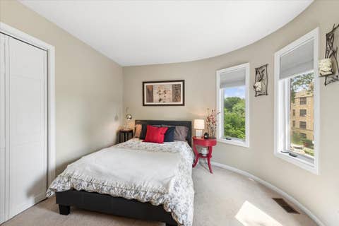 Tiny photo for 716 W JUNIOR Terrace #A, Chicago, IL 60613 (MLS # 12712539)