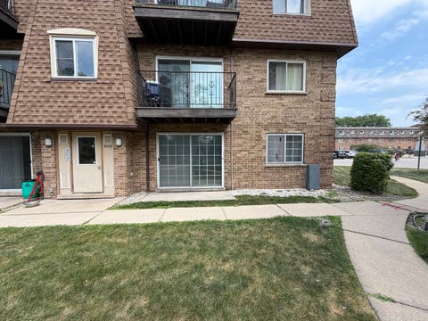 Tiny photo for 9428 Bay Colony Drive #1S, Des Plaines, IL 60016 (MLS # 12715746)