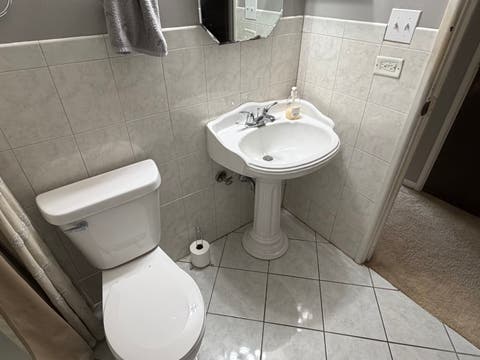 Tiny photo for 9428 Bay Colony Drive #1S, Des Plaines, IL 60016 (MLS # 12715746)