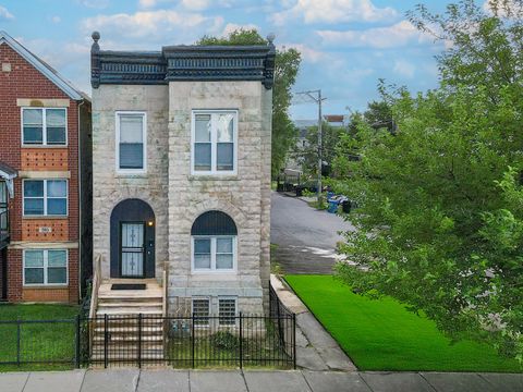 209 S Albany Avenue Chicago IL 60612