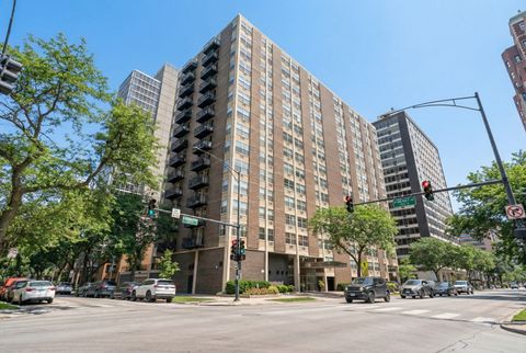 Photo of 3033 N Sheridan Road #508, Chicago, IL 60657 (MLS # 12567755)