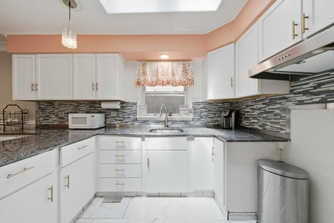 Tiny photo for 2922 W Nelson Street, Chicago, IL 60618 (MLS # 12717334)