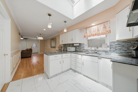 Tiny photo for 2922 W Nelson Street, Chicago, IL 60618 (MLS # 12717334)