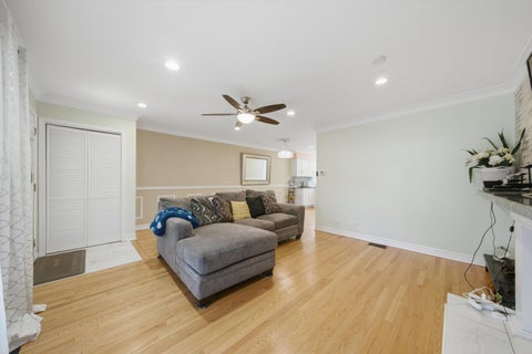 Tiny photo for 2922 W Nelson Street, Chicago, IL 60618 (MLS # 12717334)