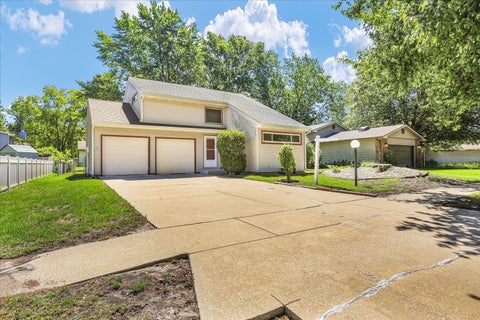 Tiny photo for 2314 Mulberry Court, Champaign, IL 61821 (MLS # 12673222)