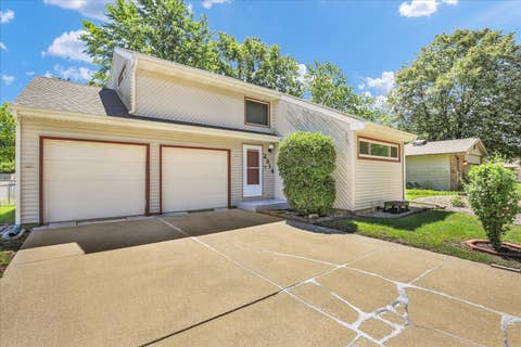 Tiny photo for 2314 Mulberry Court, Champaign, IL 61821 (MLS # 12673222)
