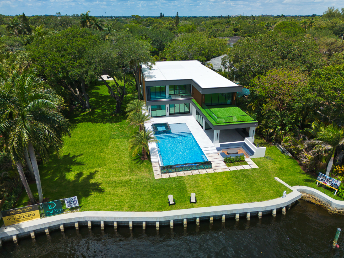 700 SW 12th Avenue
