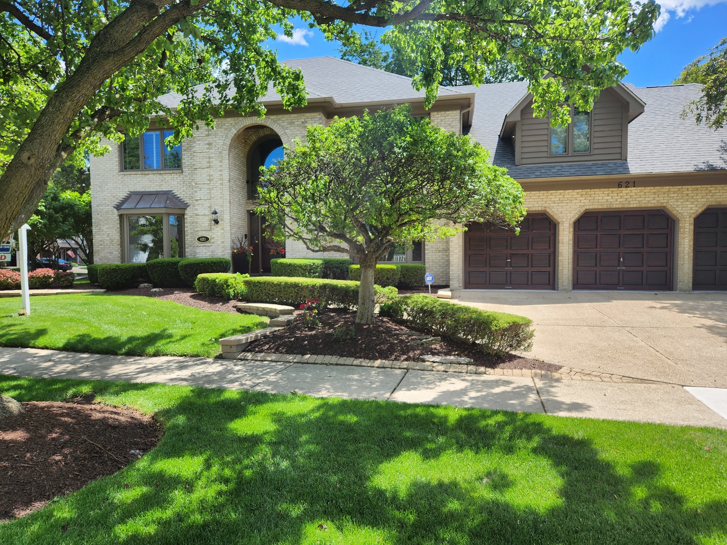 621 BALMORAL Circle