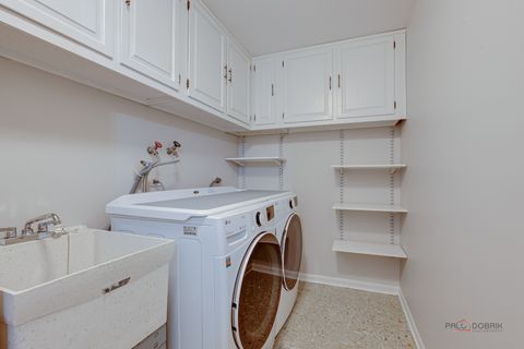 Tiny photo for 9 The Court of Lagoon View Vw, Northbrook, IL 60062 (MLS # 12524242)