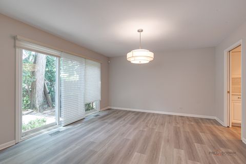 Tiny photo for 9 The Court of Lagoon View Vw, Northbrook, IL 60062 (MLS # 12524242)