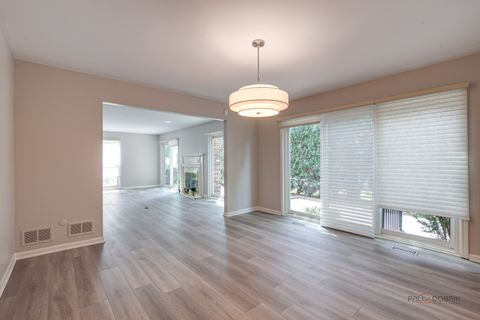 Tiny photo for 9 The Court of Lagoon View Vw, Northbrook, IL 60062 (MLS # 12524242)