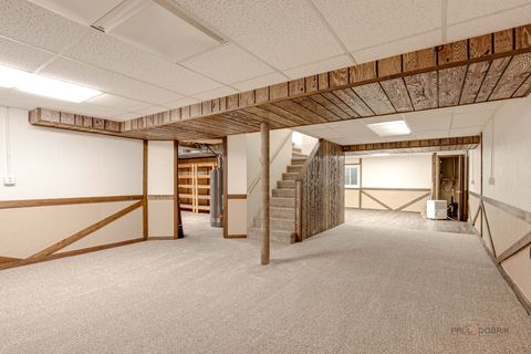 Tiny photo for 9 The Court of Lagoon View Vw, Northbrook, IL 60062 (MLS # 12524242)