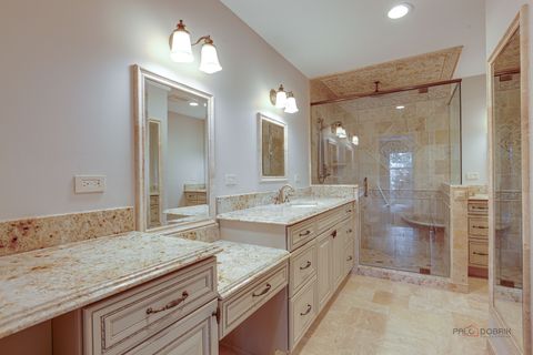 Tiny photo for 9 The Court of Lagoon View Vw, Northbrook, IL 60062 (MLS # 12524242)