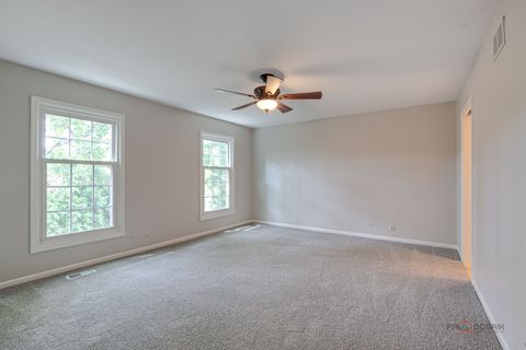 Tiny photo for 9 The Court of Lagoon View Vw, Northbrook, IL 60062 (MLS # 12524242)