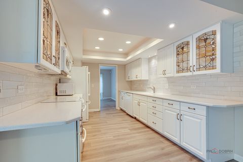 Tiny photo for 9 The Court of Lagoon View Vw, Northbrook, IL 60062 (MLS # 12524242)