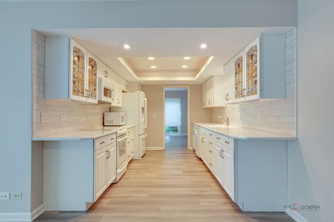 Tiny photo for 9 The Court of Lagoon View Vw, Northbrook, IL 60062 (MLS # 12524242)