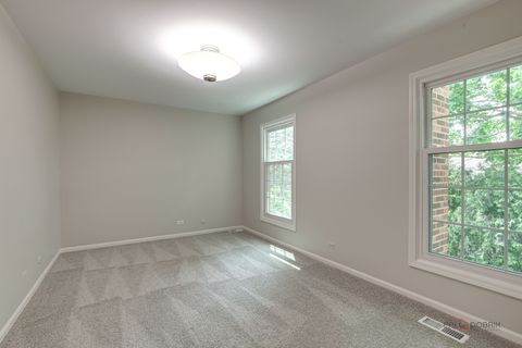 Tiny photo for 9 The Court of Lagoon View Vw, Northbrook, IL 60062 (MLS # 12524242)