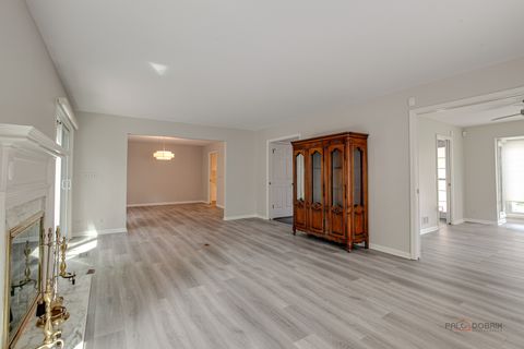 Tiny photo for 9 The Court of Lagoon View Vw, Northbrook, IL 60062 (MLS # 12524242)