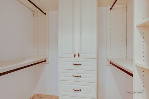 Tiny photo for 9 The Court of Lagoon View Vw, Northbrook, IL 60062 (MLS # 12524242)