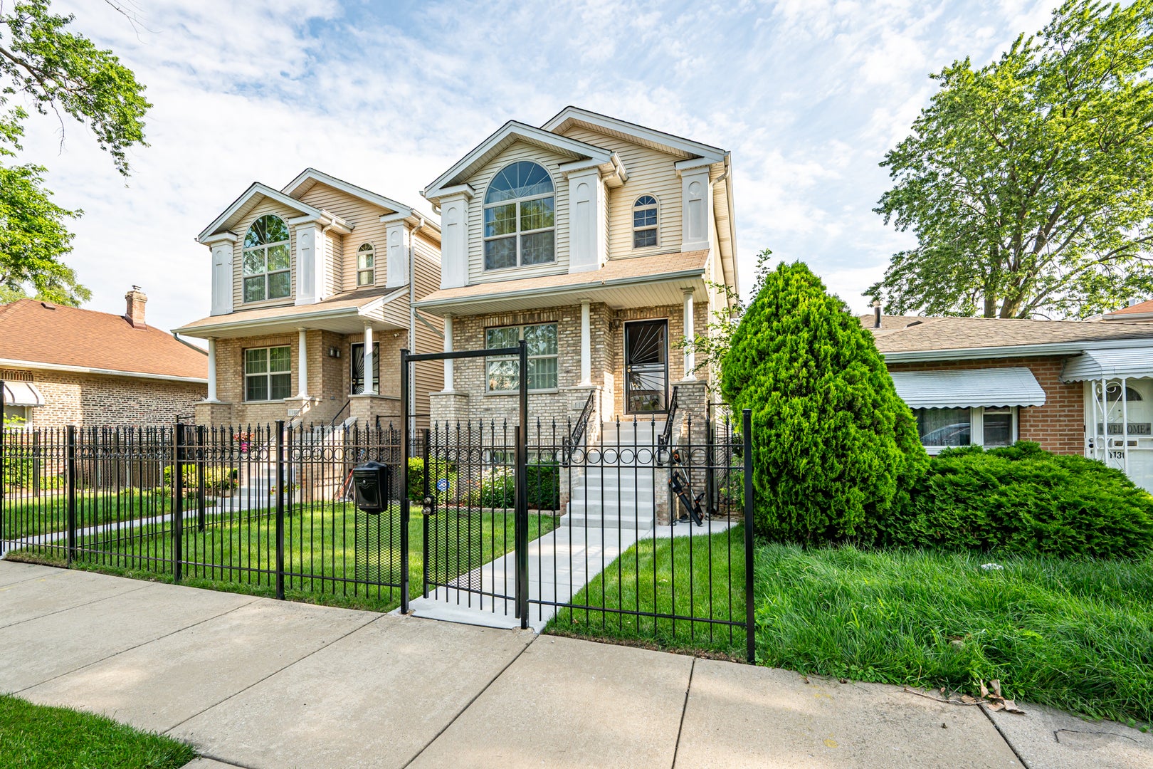 1138 W 95th Place