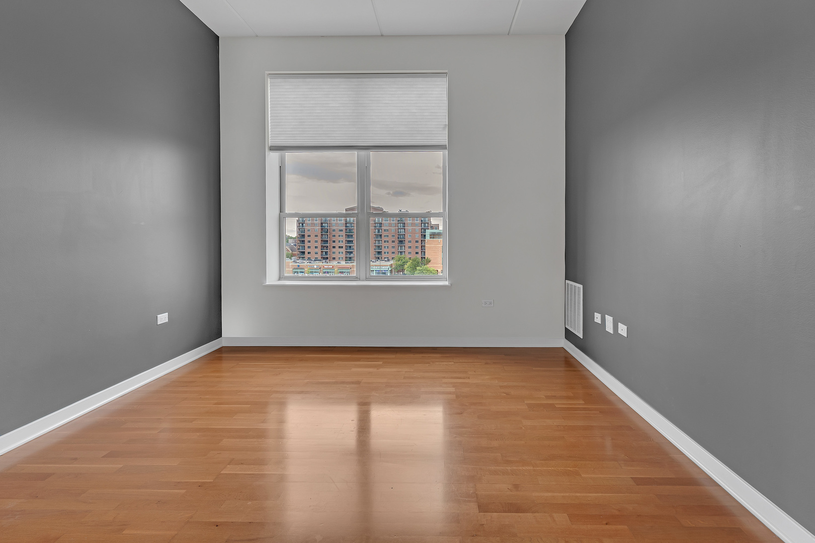 647 Metropolitan Way Unit 508, Des Plaines, IL 60016 — MLS #12681767 — photo 11 of 26
